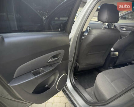 Серый Шевроле Круз, объемом двигателя 1.8 л и пробегом 150 тыс. км за 7000 $, фото 14 на Automoto.ua