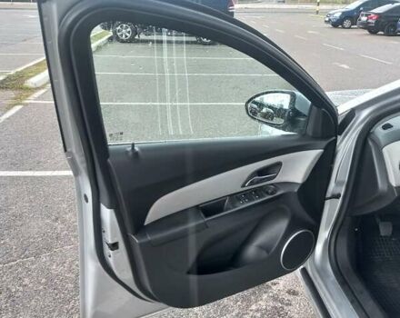 Серый Шевроле Круз, объемом двигателя 1.8 л и пробегом 270 тыс. км за 6800 $, фото 8 на Automoto.ua