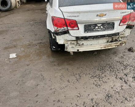 Серый Шевроле Круз, объемом двигателя 1.8 л и пробегом 205 тыс. км за 3300 $, фото 3 на Automoto.ua