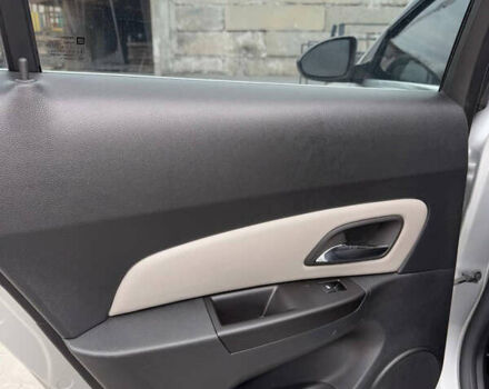 Сірий Шевроле Круз, об'ємом двигуна 1.8 л та пробігом 218 тис. км за 8200 $, фото 13 на Automoto.ua