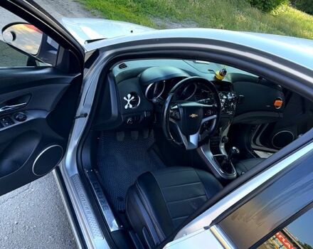 Серый Шевроле Круз, объемом двигателя 1.8 л и пробегом 190 тыс. км за 7500 $, фото 5 на Automoto.ua