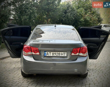 Серый Шевроле Круз, объемом двигателя 1.8 л и пробегом 150 тыс. км за 6777 $, фото 16 на Automoto.ua