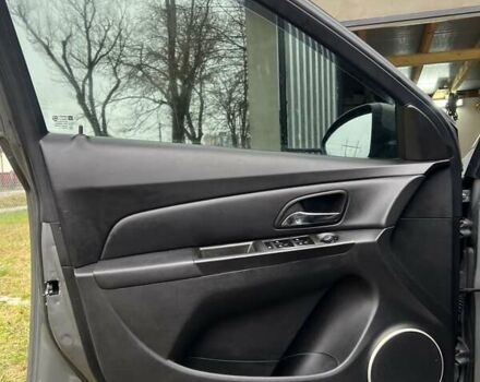 Серый Шевроле Круз, объемом двигателя 1.8 л и пробегом 258 тыс. км за 6000 $, фото 21 на Automoto.ua