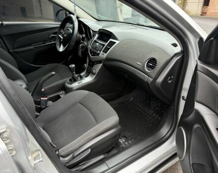 Серый Шевроле Круз, объемом двигателя 1.8 л и пробегом 185 тыс. км за 5700 $, фото 9 на Automoto.ua