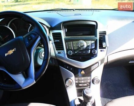 Серый Шевроле Круз, объемом двигателя 1.6 л и пробегом 109 тыс. км за 7000 $, фото 10 на Automoto.ua