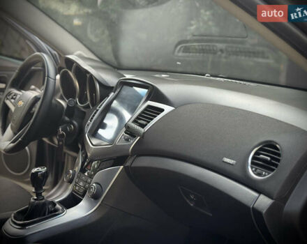Серый Шевроле Круз, объемом двигателя 1.8 л и пробегом 150 тыс. км за 6777 $, фото 9 на Automoto.ua