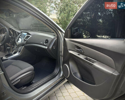 Серый Шевроле Круз, объемом двигателя 1.8 л и пробегом 150 тыс. км за 6777 $, фото 8 на Automoto.ua