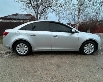 Серый Шевроле Круз, объемом двигателя 1.8 л и пробегом 197 тыс. км за 6500 $, фото 4 на Automoto.ua