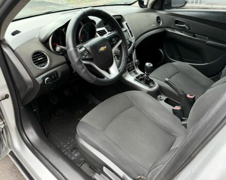 Серый Шевроле Круз, объемом двигателя 1.8 л и пробегом 185 тыс. км за 5700 $, фото 16 на Automoto.ua