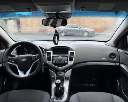 Серый Шевроле Круз, объемом двигателя 1.8 л и пробегом 185 тыс. км за 5700 $, фото 10 на Automoto.ua