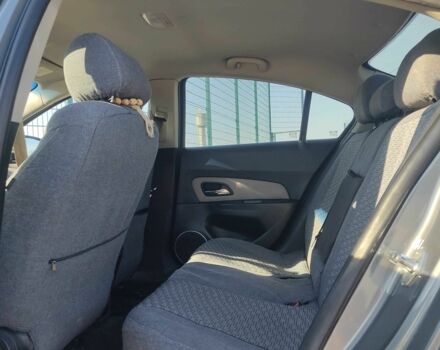 Серый Шевроле Круз, объемом двигателя 1.8 л и пробегом 236 тыс. км за 6200 $, фото 3 на Automoto.ua