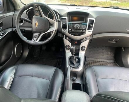 Серый Шевроле Круз, объемом двигателя 1.8 л и пробегом 291 тыс. км за 6600 $, фото 5 на Automoto.ua