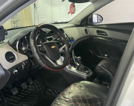 Серый Шевроле Круз, объемом двигателя 1.8 л и пробегом 250 тыс. км за 6800 $, фото 6 на Automoto.ua