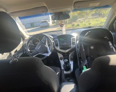 Серый Шевроле Круз, объемом двигателя 1.8 л и пробегом 177 тыс. км за 6000 $, фото 7 на Automoto.ua