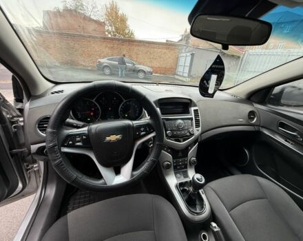 Серый Шевроле Круз, объемом двигателя 1.8 л и пробегом 185 тыс. км за 5700 $, фото 15 на Automoto.ua