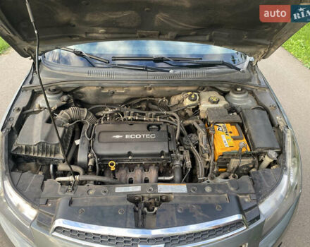 Серый Шевроле Круз, объемом двигателя 1.8 л и пробегом 213 тыс. км за 7200 $, фото 6 на Automoto.ua
