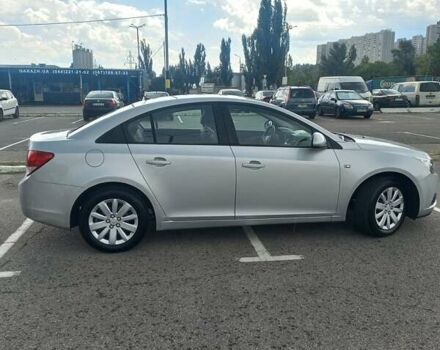 Серый Шевроле Круз, объемом двигателя 1.8 л и пробегом 270 тыс. км за 6800 $, фото 3 на Automoto.ua