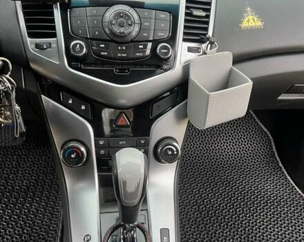 Серый Шевроле Круз, объемом двигателя 1.8 л и пробегом 258 тыс. км за 6000 $, фото 13 на Automoto.ua