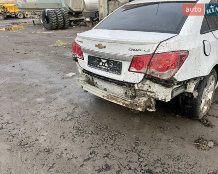 Серый Шевроле Круз, объемом двигателя 1.8 л и пробегом 205 тыс. км за 3300 $, фото 4 на Automoto.ua
