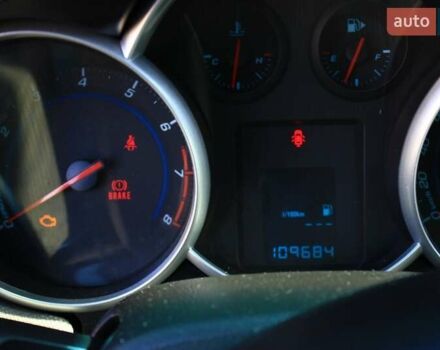 Серый Шевроле Круз, объемом двигателя 1.6 л и пробегом 109 тыс. км за 7000 $, фото 7 на Automoto.ua