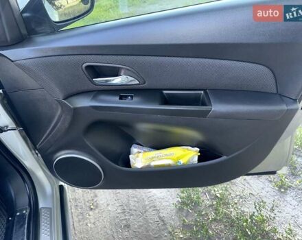 Серый Шевроле Круз, объемом двигателя 1.8 л и пробегом 90 тыс. км за 7500 $, фото 16 на Automoto.ua