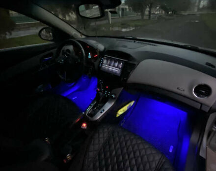 Серый Шевроле Круз, объемом двигателя 1.8 л и пробегом 292 тыс. км за 6000 $, фото 17 на Automoto.ua