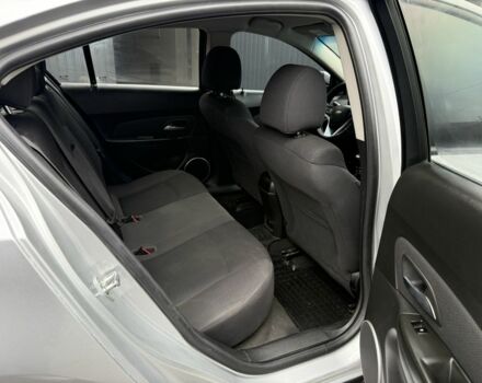 Серый Шевроле Круз, объемом двигателя 1.8 л и пробегом 185 тыс. км за 5700 $, фото 11 на Automoto.ua