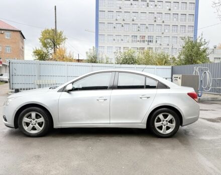 Серый Шевроле Круз, объемом двигателя 1.8 л и пробегом 185 тыс. км за 5700 $, фото 19 на Automoto.ua