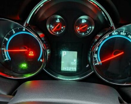 Серый Шевроле Круз, объемом двигателя 1.8 л и пробегом 143 тыс. км за 6000 $, фото 26 на Automoto.ua