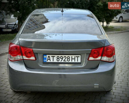 Серый Шевроле Круз, объемом двигателя 1.8 л и пробегом 150 тыс. км за 6777 $, фото 3 на Automoto.ua