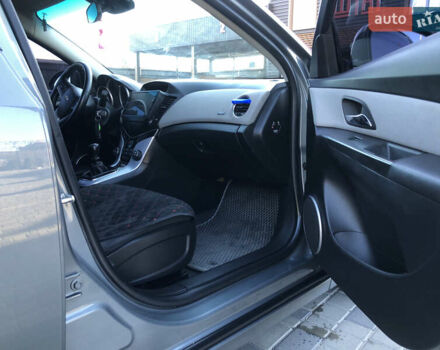 Серый Шевроле Круз, объемом двигателя 1.8 л и пробегом 236 тыс. км за 7500 $, фото 8 на Automoto.ua