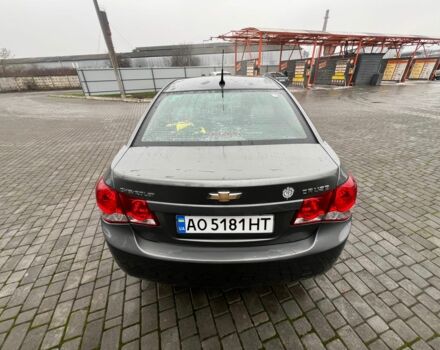 Серый Шевроле Круз, объемом двигателя 1.8 л и пробегом 258 тыс. км за 6000 $, фото 2 на Automoto.ua