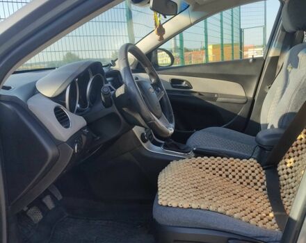 Серый Шевроле Круз, объемом двигателя 1.8 л и пробегом 236 тыс. км за 6200 $, фото 1 на Automoto.ua