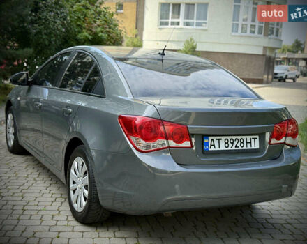 Серый Шевроле Круз, объемом двигателя 1.8 л и пробегом 150 тыс. км за 6777 $, фото 2 на Automoto.ua