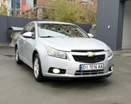 Серый Шевроле Круз, объемом двигателя 1.8 л и пробегом 185 тыс. км за 5700 $, фото 3 на Automoto.ua