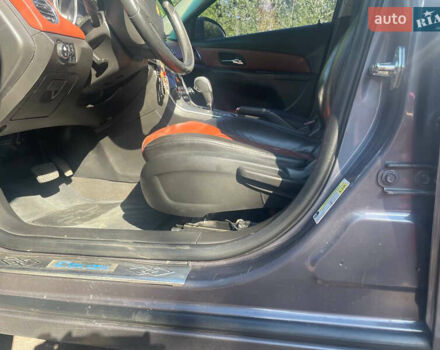 Серый Шевроле Круз, объемом двигателя 1.79 л и пробегом 180 тыс. км за 6500 $, фото 18 на Automoto.ua