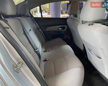 Сірий Шевроле Круз, об'ємом двигуна 1.36 л та пробігом 235 тис. км за 7900 $, фото 14 на Automoto.ua
