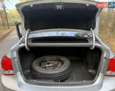 Серый Шевроле Круз, объемом двигателя 1.8 л и пробегом 194 тыс. км за 5555 $, фото 56 на Automoto.ua