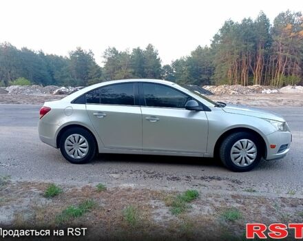 Серый Шевроле Круз, объемом двигателя 18 л и пробегом 250 тыс. км за 6500 $, фото 1 на Automoto.ua