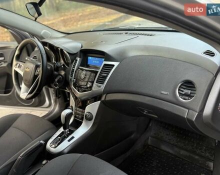 Серый Шевроле Круз, объемом двигателя 1.8 л и пробегом 194 тыс. км за 5555 $, фото 29 на Automoto.ua