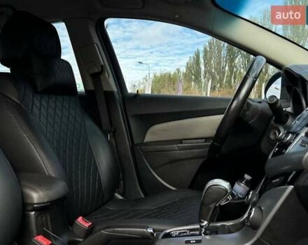Серый Шевроле Круз, объемом двигателя 1.36 л и пробегом 280 тыс. км за 6400 $, фото 8 на Automoto.ua