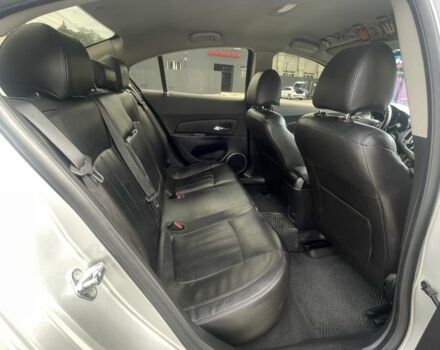 Серый Шевроле Круз, объемом двигателя 1.8 л и пробегом 240 тыс. км за 6500 $, фото 17 на Automoto.ua
