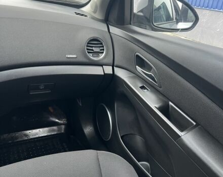 Сірий Шевроле Круз, об'ємом двигуна 1.8 л та пробігом 180 тис. км за 5500 $, фото 17 на Automoto.ua