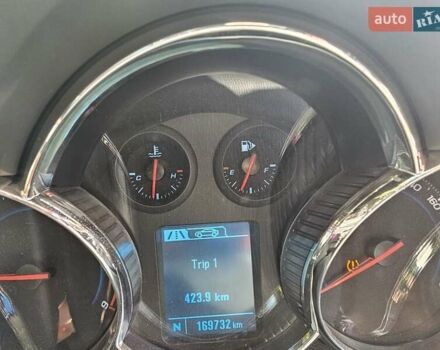 Серый Шевроле Круз, объемом двигателя 2 л и пробегом 190 тыс. км за 8500 $, фото 5 на Automoto.ua