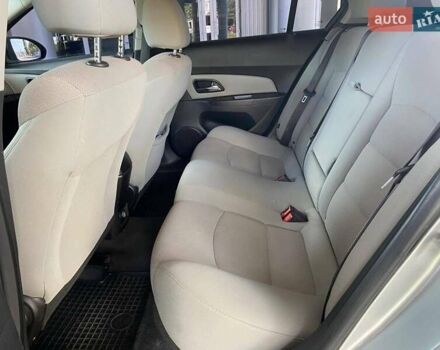 Сірий Шевроле Круз, об'ємом двигуна 1.36 л та пробігом 235 тис. км за 7900 $, фото 13 на Automoto.ua