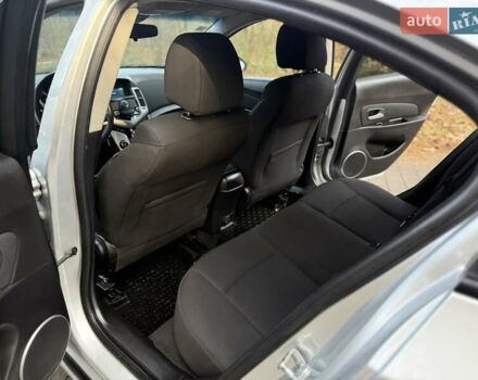 Серый Шевроле Круз, объемом двигателя 1.8 л и пробегом 194 тыс. км за 5555 $, фото 53 на Automoto.ua