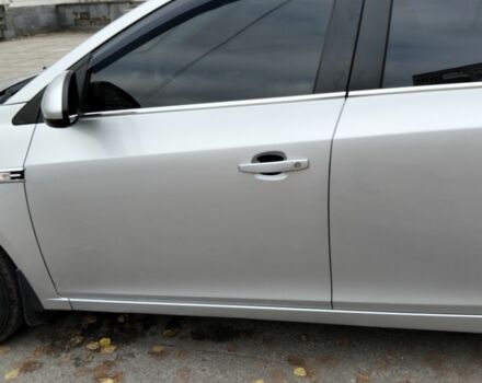 Серый Шевроле Круз, объемом двигателя 1.7 л и пробегом 252 тыс. км за 6500 $, фото 15 на Automoto.ua