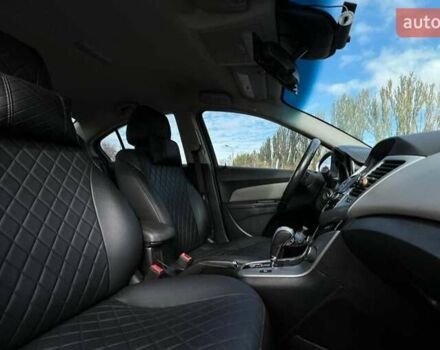 Серый Шевроле Круз, объемом двигателя 1.36 л и пробегом 280 тыс. км за 6400 $, фото 7 на Automoto.ua