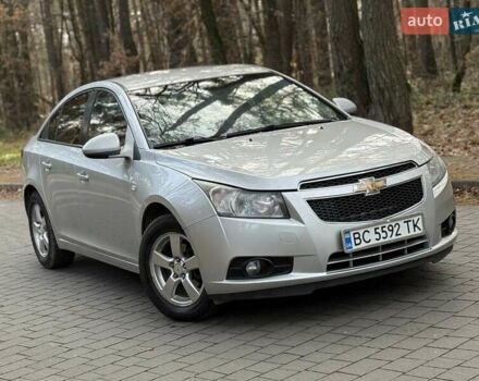 Серый Шевроле Круз, объемом двигателя 1.8 л и пробегом 194 тыс. км за 5555 $, фото 4 на Automoto.ua