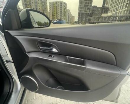 Серый Шевроле Круз, объемом двигателя 1.8 л и пробегом 240 тыс. км за 6600 $, фото 7 на Automoto.ua